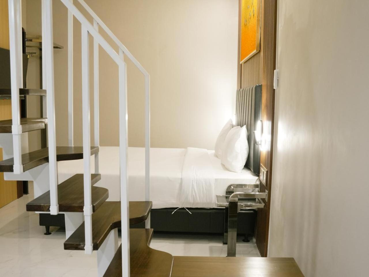 Verse Hotel Cirebon Exterior foto